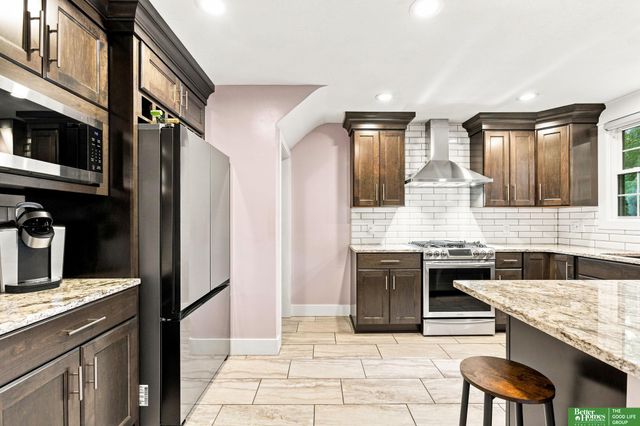 1302 S 61st Street, Omaha, NE 68106