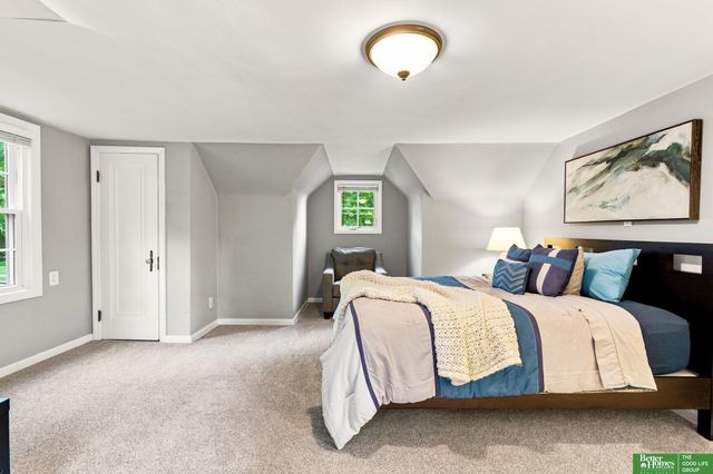1302 S 61st Street, Omaha, NE 68106