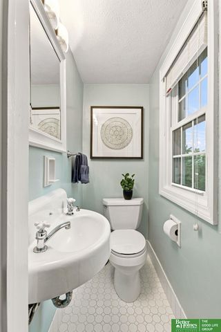 1302 S 61st Street, Omaha, NE 68106