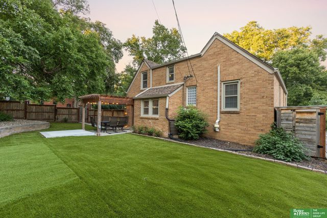 1302 S 61st Street, Omaha, NE 68106