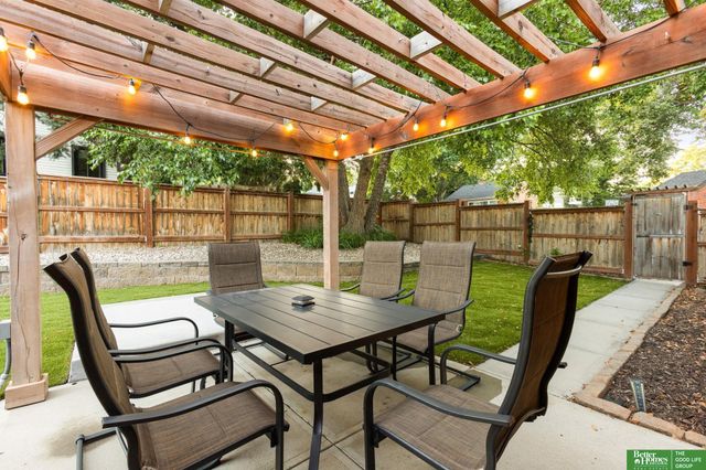 1302 S 61st Street, Omaha, NE 68106