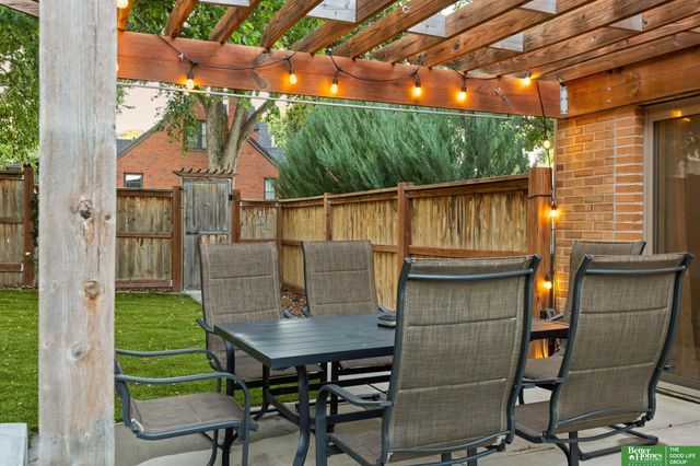 1302 S 61st Street, Omaha, NE 68106