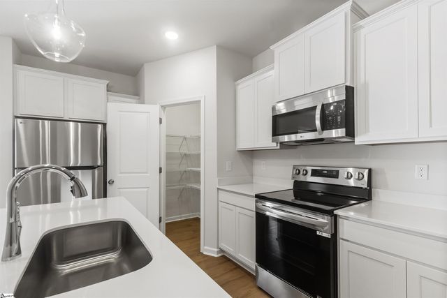 4 Stoneview Way, Taylors, SC 29687