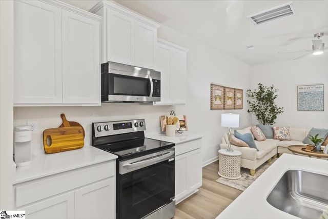 4 Stoneview Way, Taylors, SC 29687