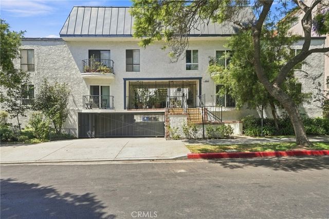 1827 Greenfield Avenue 105, Los Angeles, CA 90025