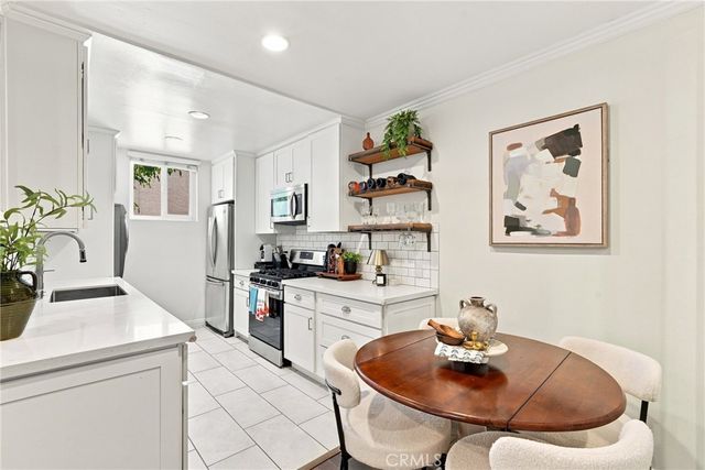 1827 Greenfield Avenue 105, Los Angeles, CA 90025