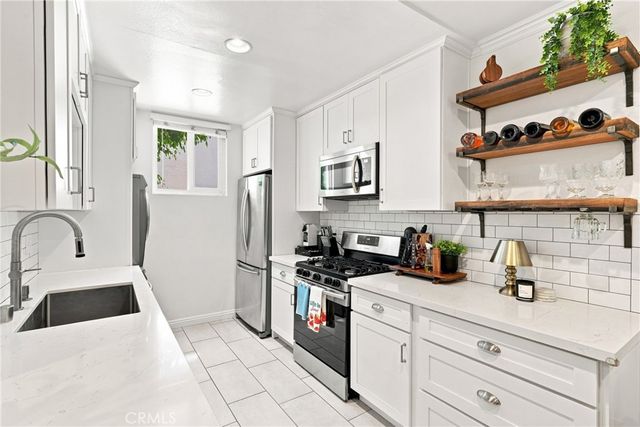 1827 Greenfield Avenue 105, Los Angeles, CA 90025