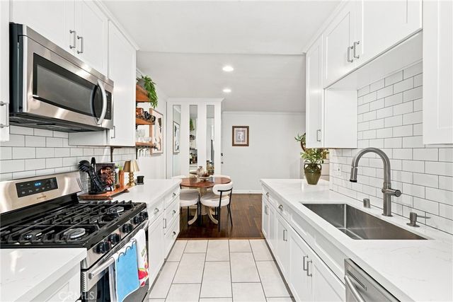 1827 Greenfield Avenue 105, Los Angeles, CA 90025