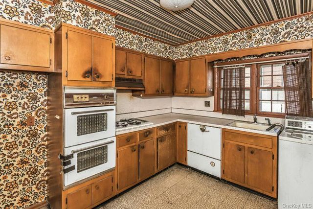 545 W Olive Street, Long Beach, NY 11561