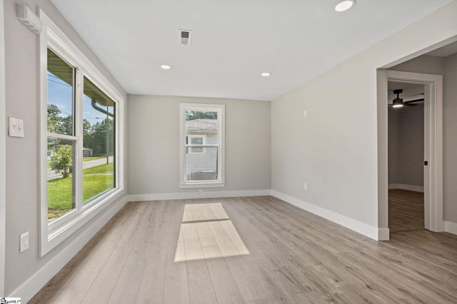 115 Hammond Avenue, Greer, SC 29651
