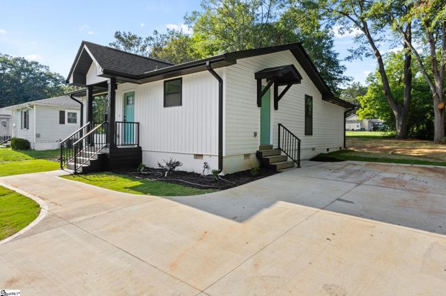 115 Hammond Avenue, Greer, SC 29651