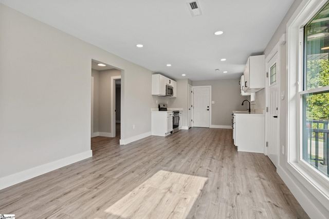 115 Hammond Avenue, Greer, SC 29651