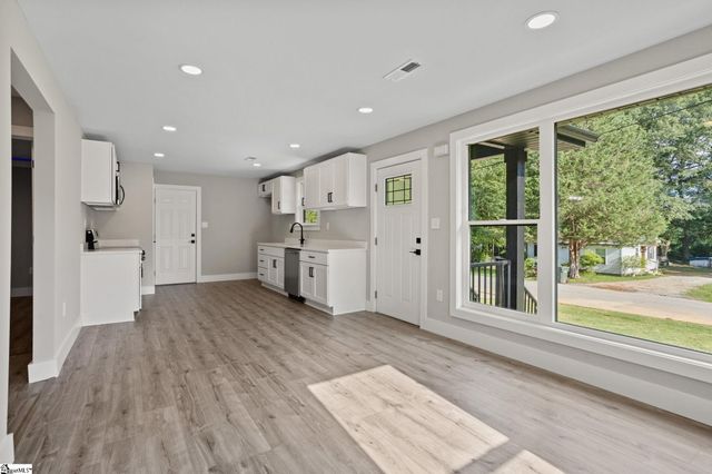 115 Hammond Avenue, Greer, SC 29651