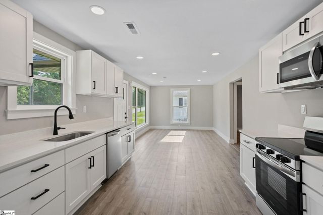 115 Hammond Avenue, Greer, SC 29651