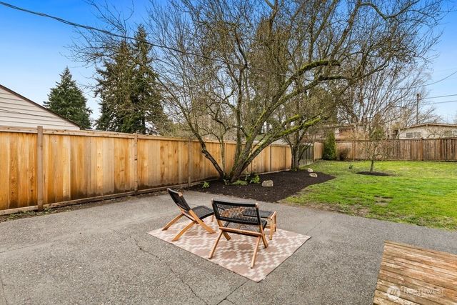 9444 26th Avenue SW, Seattle, WA 98106