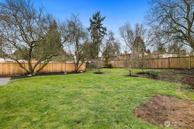 9444 26th Avenue SW, Seattle, WA 98106