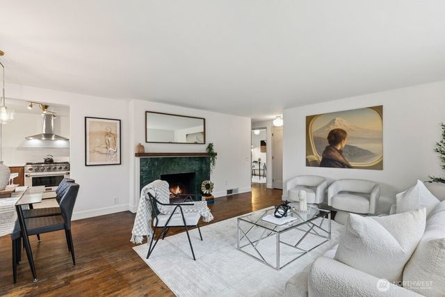 9444 26th Avenue SW, Seattle, WA 98106