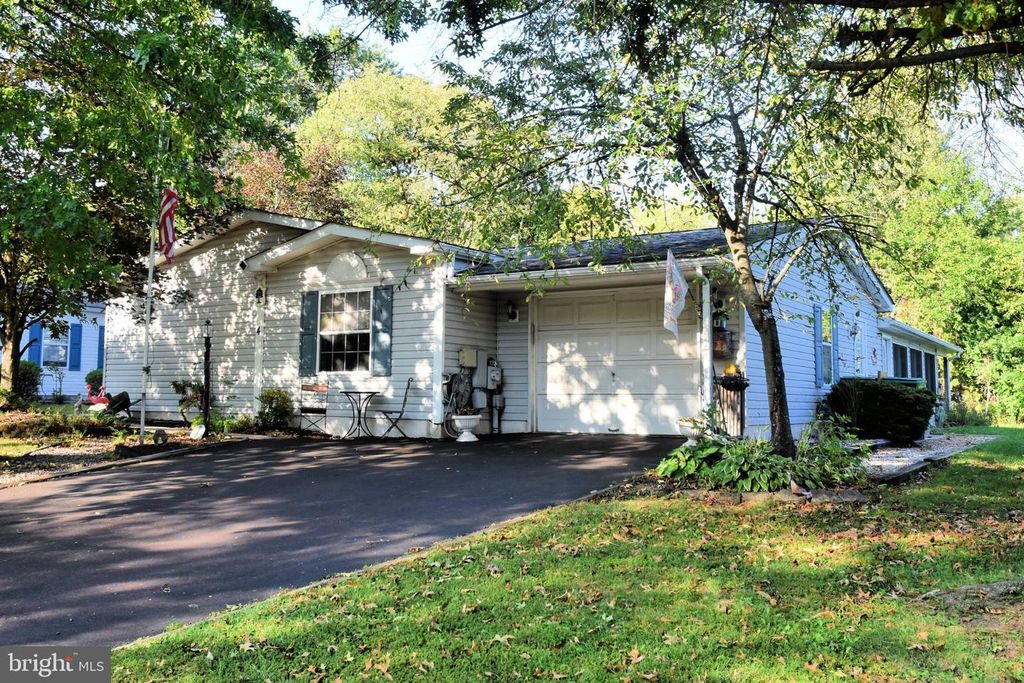 4 WILLIAMS WAY, SELLERSVILLE, PA 18960 — photo 2