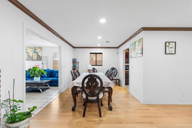 1827 Louise Avenue, Lancaster, CA 93534