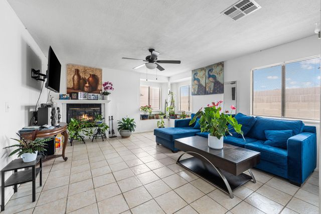 1827 Louise Avenue, Lancaster, CA 93534