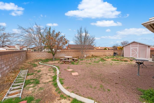 1827 Louise Avenue, Lancaster, CA 93534