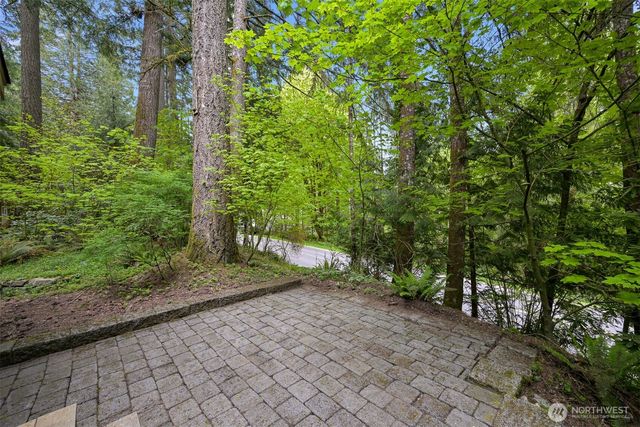5 Horseshoe Circle, Bellingham, WA 98229