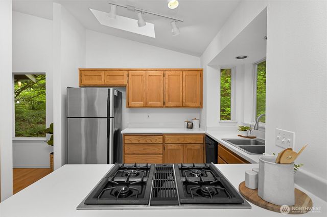 5 Horseshoe Circle, Bellingham, WA 98229