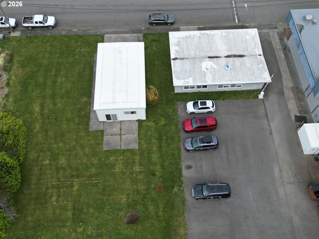 485 9TH St, Bandon, OR 97411