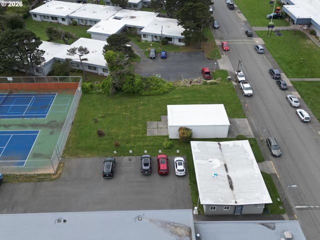 485 9TH St, Bandon, OR 97411