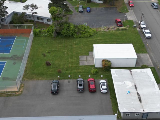 485 9TH St, Bandon, OR 97411