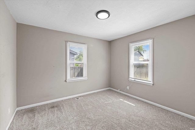 5829 N Kerth Avenue, Evansville, IN 47711