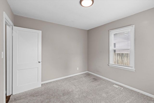 5829 N Kerth Avenue, Evansville, IN 47711