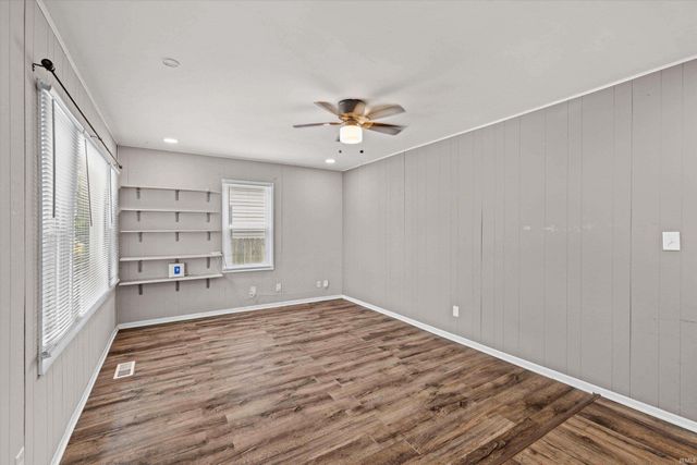 5829 N Kerth Avenue, Evansville, IN 47711