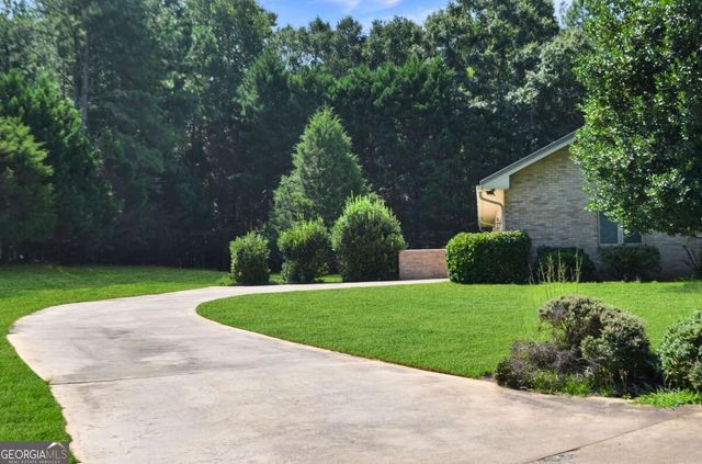 155 Highlands Forest Lane, Oxford, GA 30054