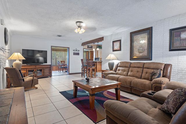 521 SW 59th Avenue, Plantation, FL 33317