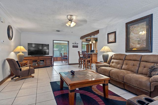 521 SW 59th Avenue, Plantation, FL 33317