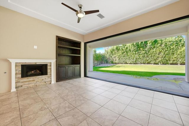 117 Rosetta Court, Palm Desert, CA 92211