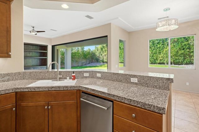 117 Rosetta Court, Palm Desert, CA 92211