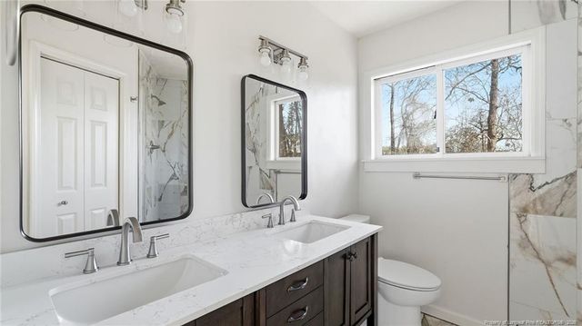 10765 Barker Ten Mile Road, St. Pauls, NC 28384