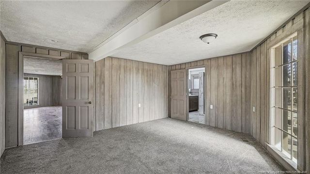 10765 Barker Ten Mile Road, St. Pauls, NC 28384