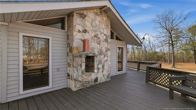 10765 Barker Ten Mile Road, St. Pauls, NC 28384