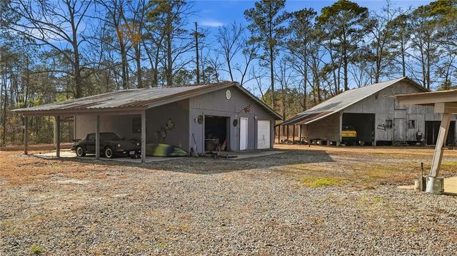 10765 Barker Ten Mile Road, St. Pauls, NC 28384