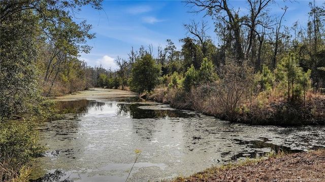 10765 Barker Ten Mile Road, St. Pauls, NC 28384