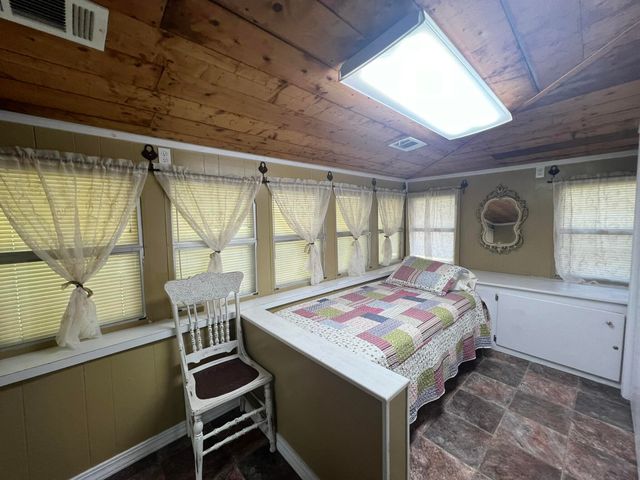 131 Sunset Hill Road, Mammoth Spring, MO 72554