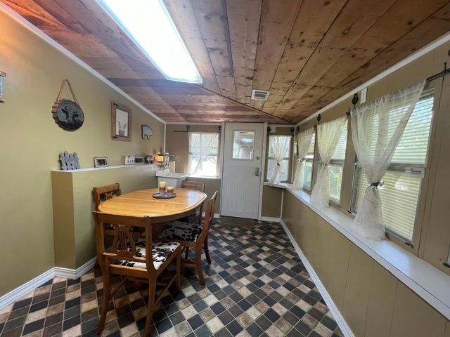 131 Sunset Hill Road, Mammoth Spring, MO 72554