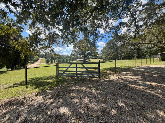 131 Sunset Hill Road, Mammoth Spring, MO 72554