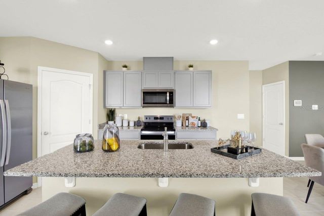 4048 GIORGIO DRIVE, Winter Haven, FL 33884