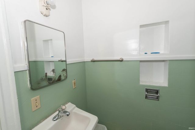 301 W Jackson Boulevard, Elkhart, IN 46516