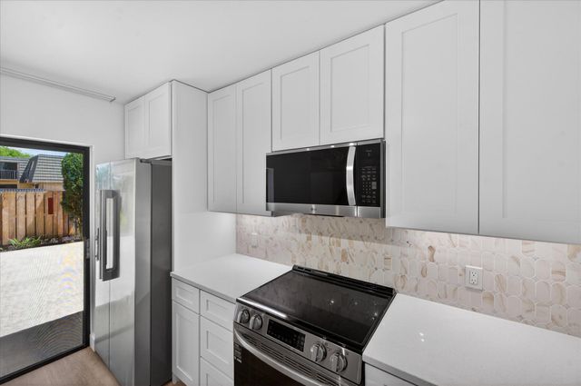 1617 16th Way, West Palm Beach, FL 33407