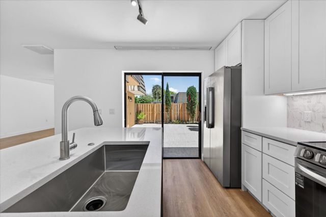 1617 16th Way, West Palm Beach, FL 33407